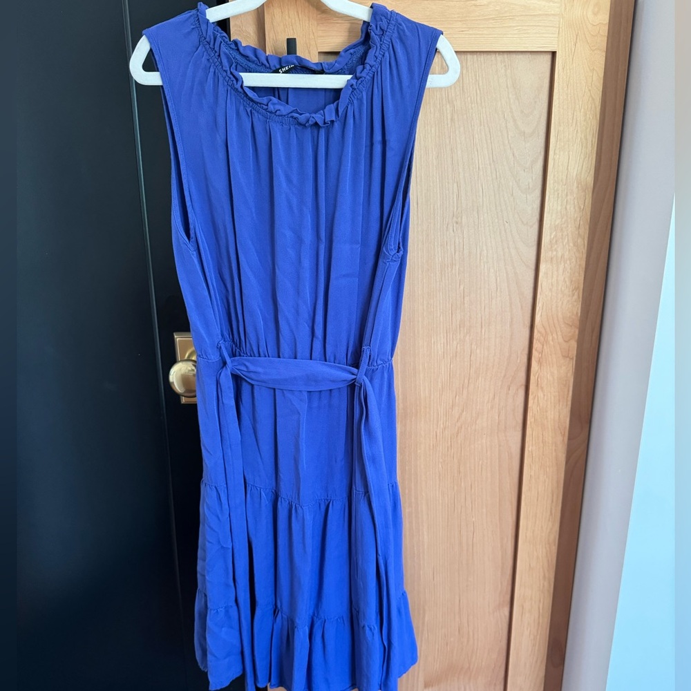 SHEIN Sleeveless Blouson Dress